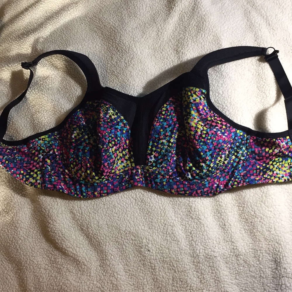 Sports bra